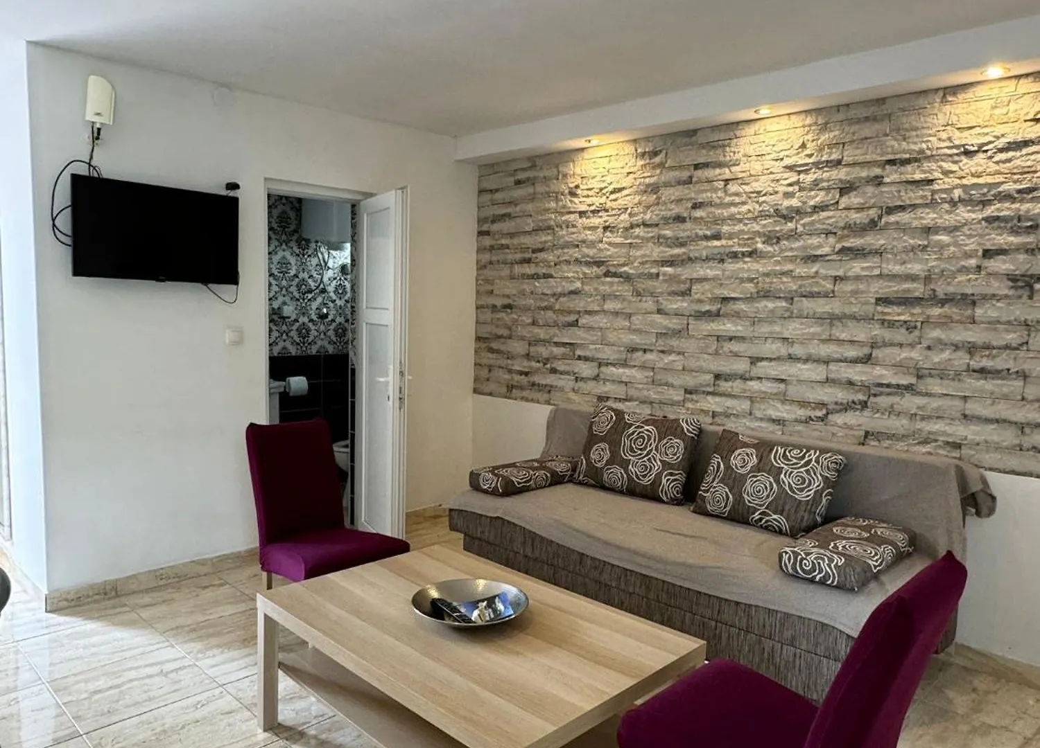 Studio Apartments Mt Šmrika