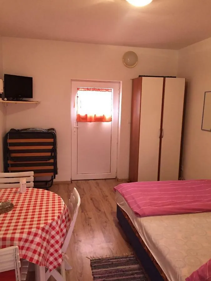 Studio Apartments Mt Šmrika